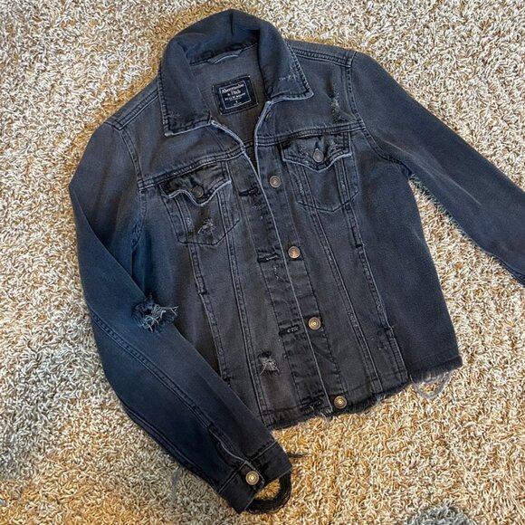 ABERCROMBIE & FITCH Super Distressed Black Jean Jacket with Raw Edge Size Small - Picture 5 of 6